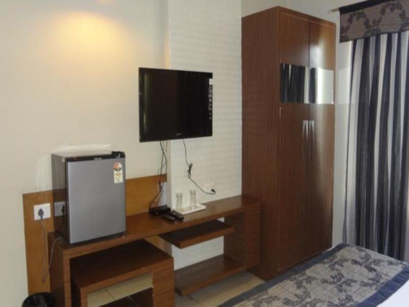 Jhānsi Hotel Sheela Shree Plaza מראה חיצוני תמונה