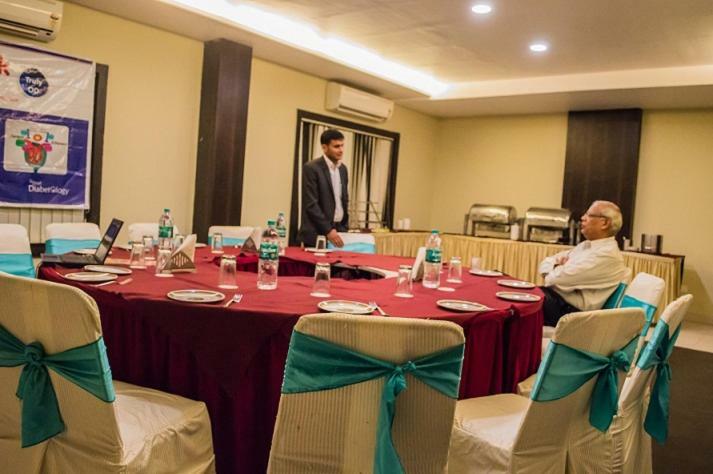 Jhānsi Hotel Sheela Shree Plaza מראה חיצוני תמונה
