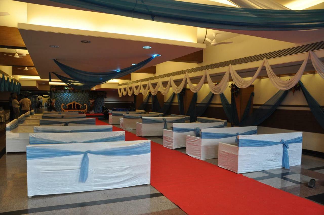 Jhānsi Hotel Sheela Shree Plaza מראה חיצוני תמונה
